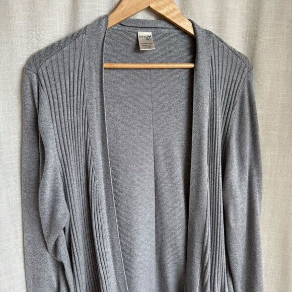 Soft Gray Ribbed Cardigan 1X Easy Throw-On Minimalist Cozy Fit - Picture 11 of 13